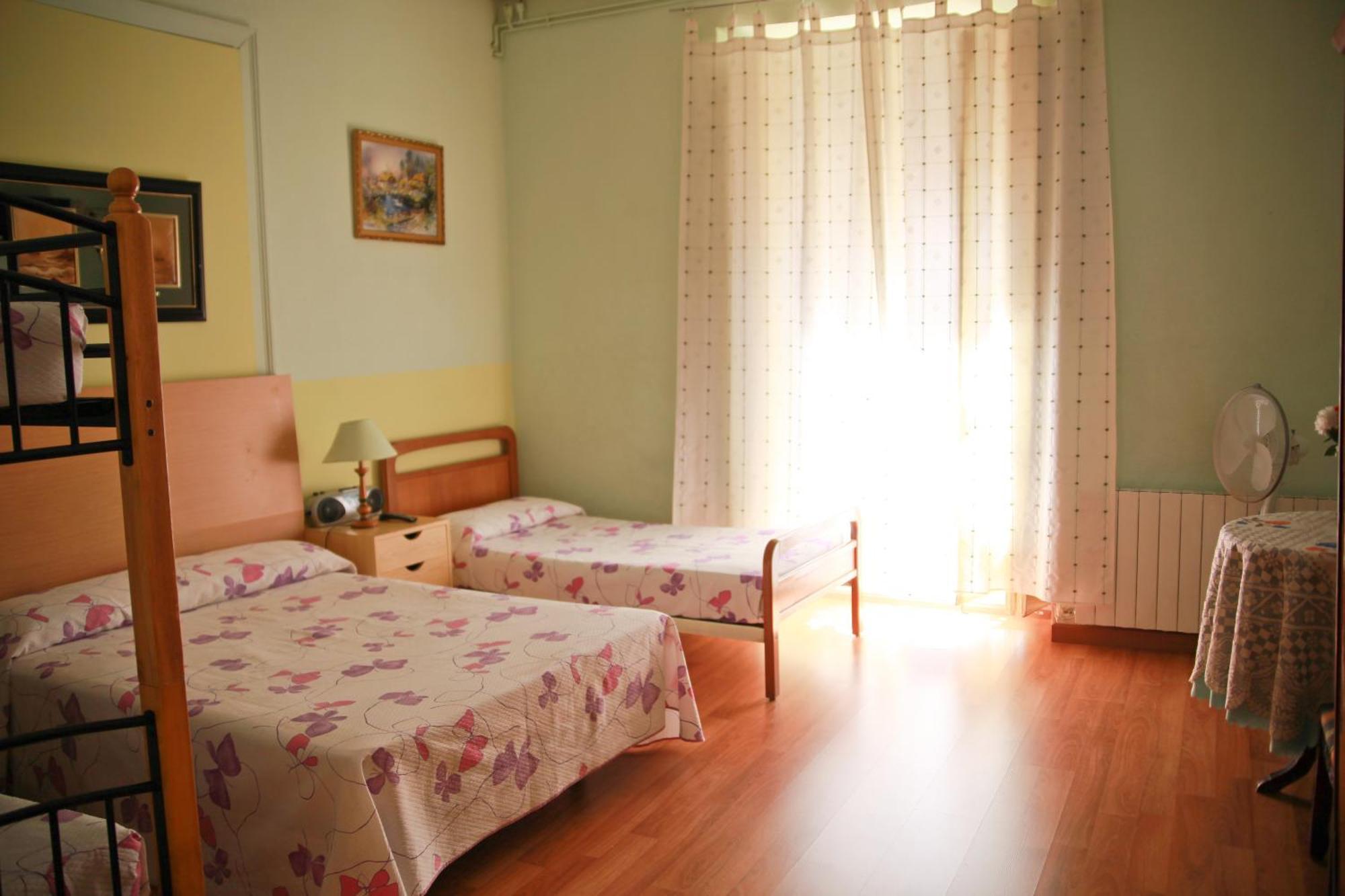 Hostal Loyola Madrid Exteriér fotografie