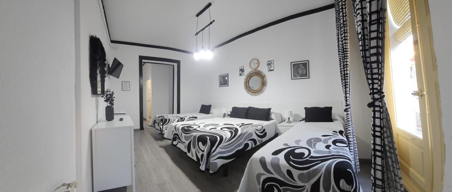 Hostal Loyola Madrid Exteriér fotografie