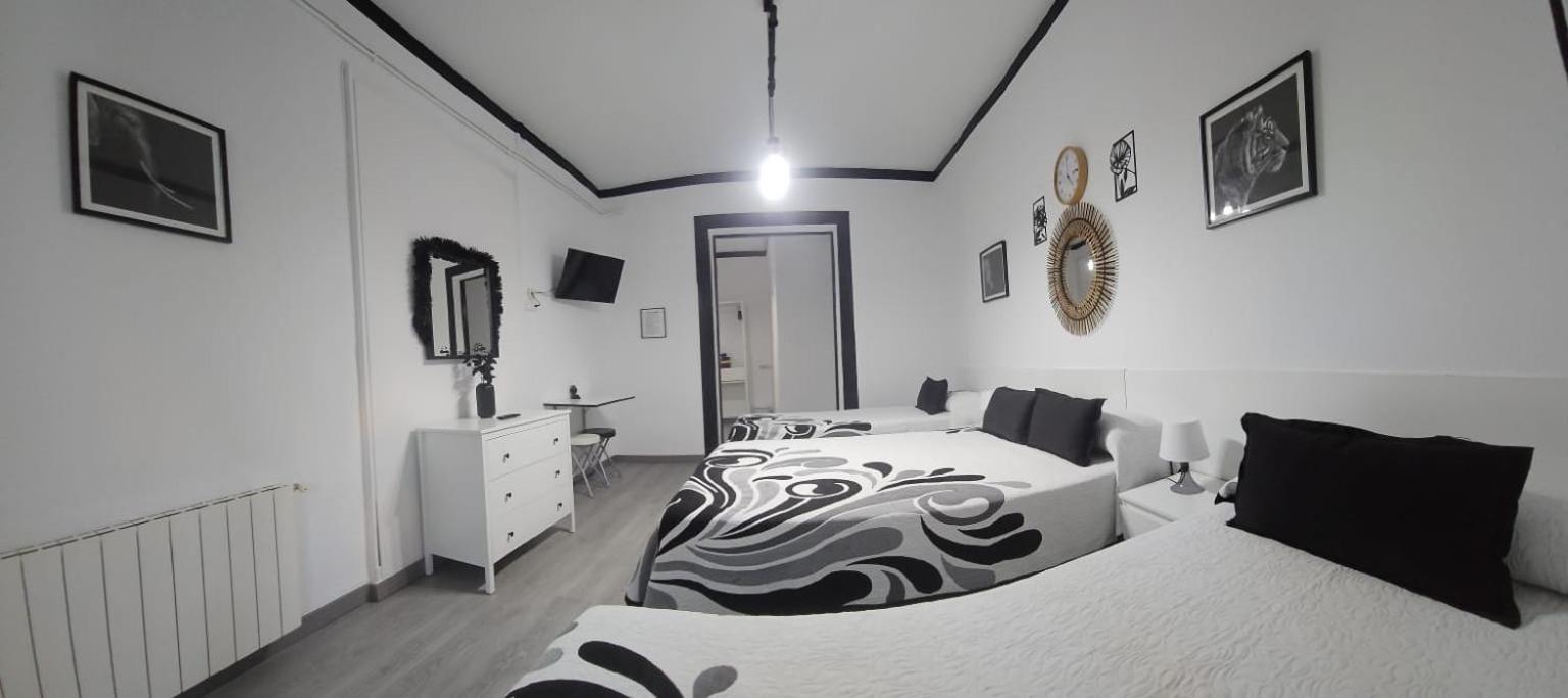 Hostal Loyola Madrid Exteriér fotografie