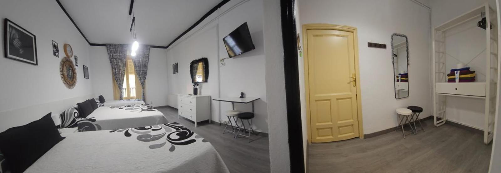 Hostal Loyola Madrid Exteriér fotografie