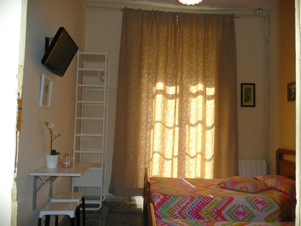 Hostal Loyola Madrid Exteriér fotografie