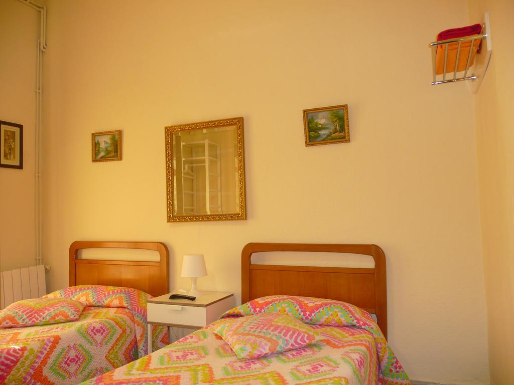 Hostal Loyola Madrid Exteriér fotografie
