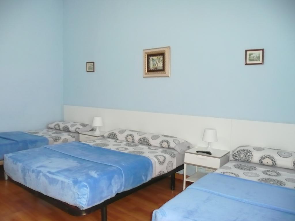 Hostal Loyola Madrid Exteriér fotografie