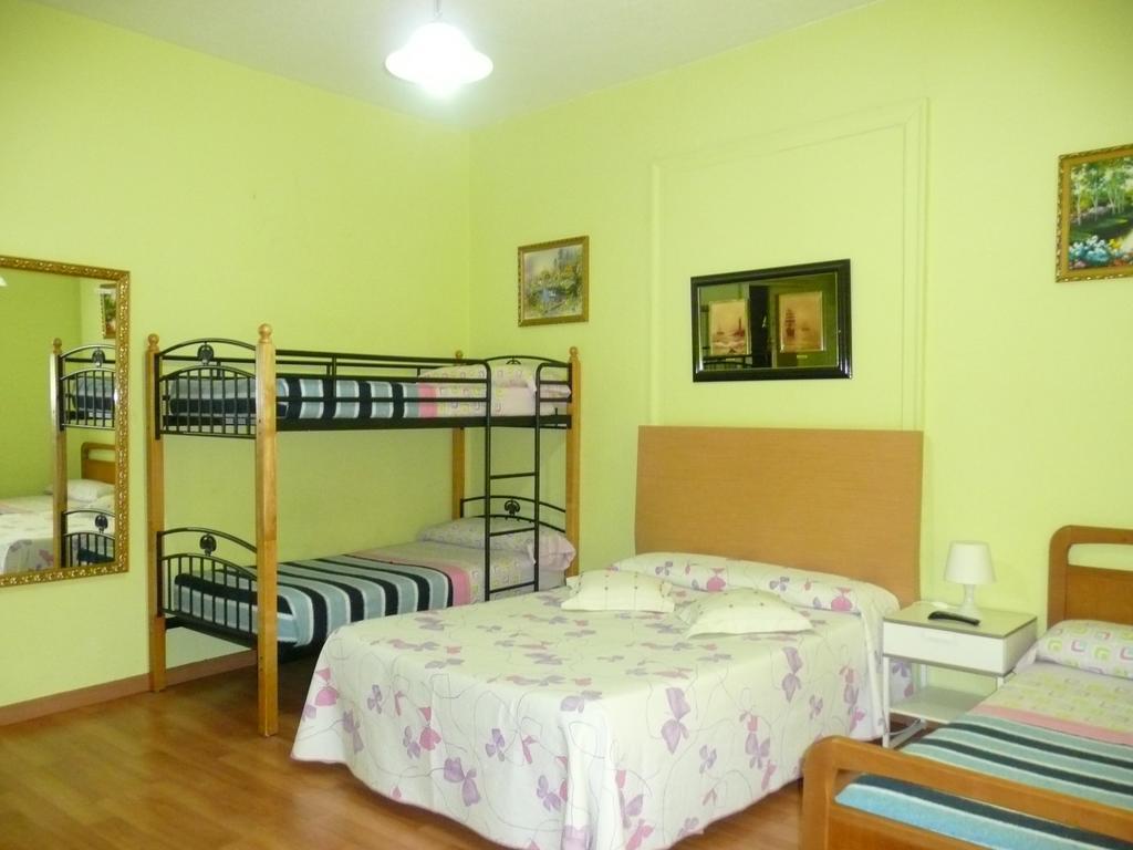 Hostal Loyola Madrid Exteriér fotografie