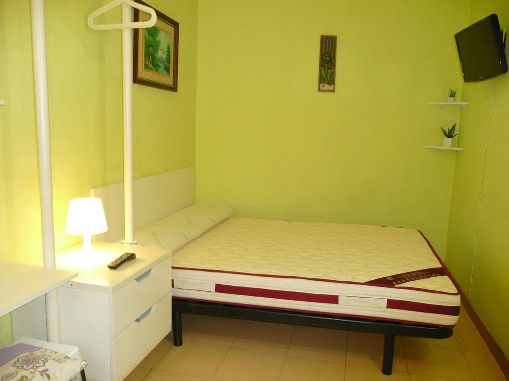 Hostal Loyola Madrid Exteriér fotografie