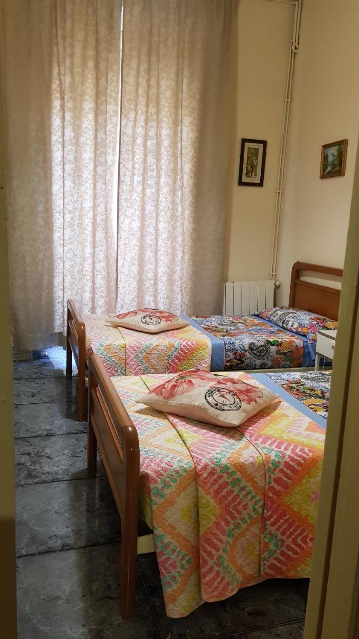 Hostal Loyola Madrid Exteriér fotografie