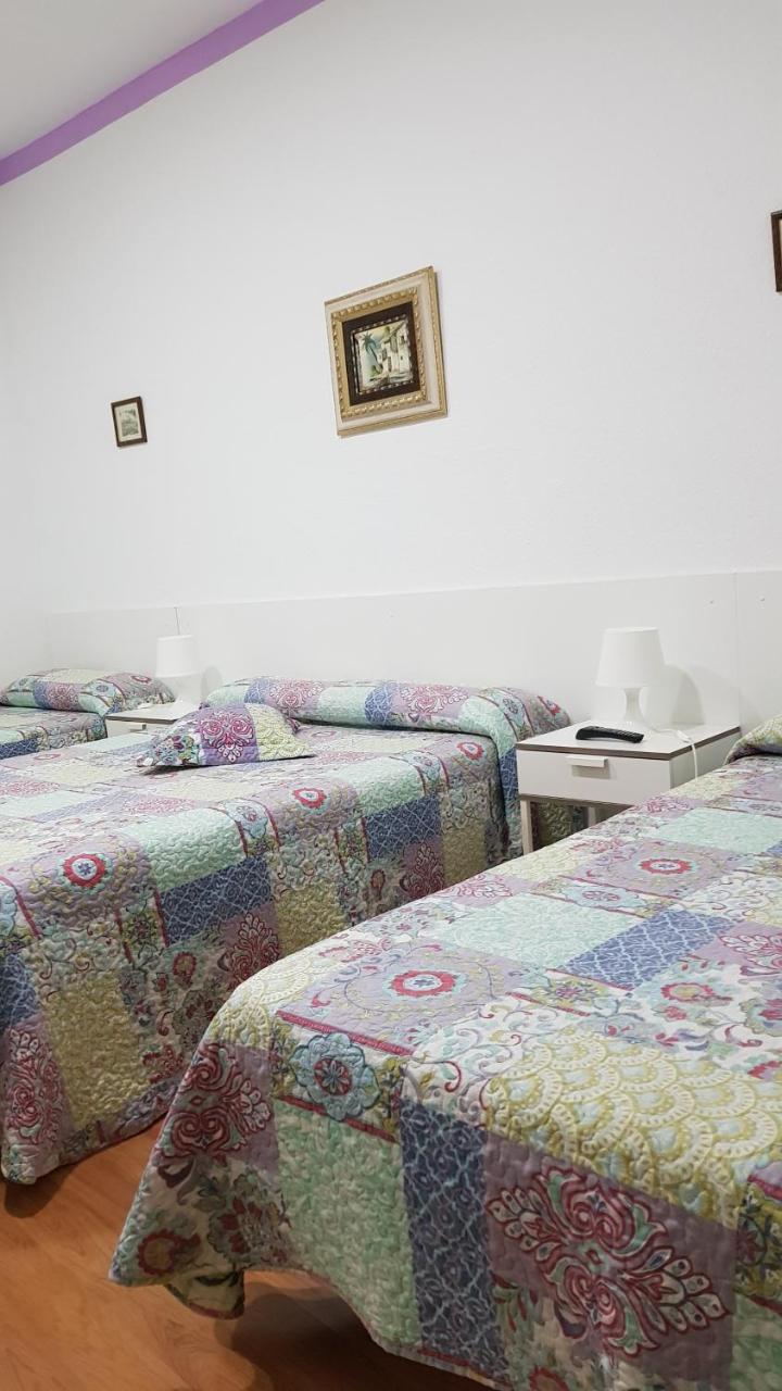 Hostal Loyola Madrid Exteriér fotografie